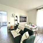Apartment La Casa Gialla Di Valentina *