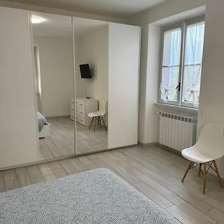 La Casa Gialla Di Valentina Беллано